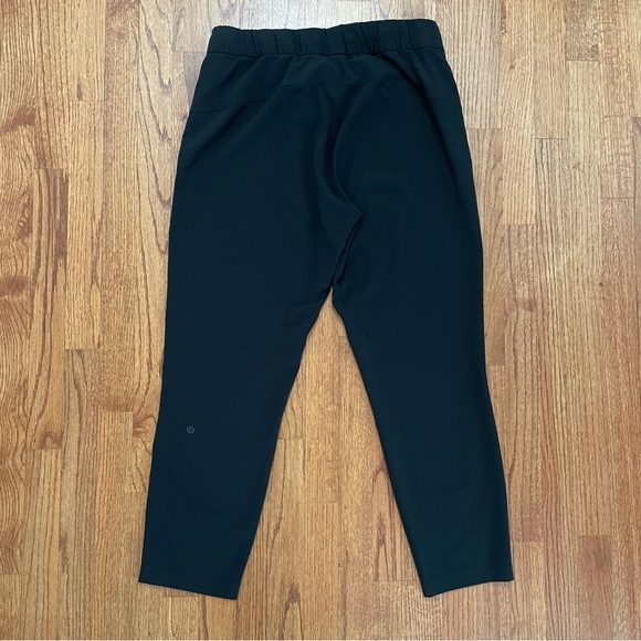 Lululemon On The Fly Pant *Woven 28" in Black Pants size 10 - Picture 10 of 16
